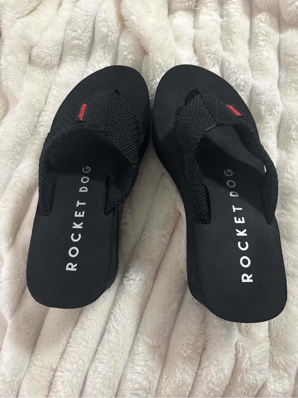 Rocket Dog Black Wedge Flip Flops Platform Sandals Sz 7